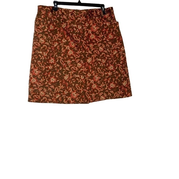 VILLAGER SPORT stretch A line skirt with split. - Picture 2 of 6